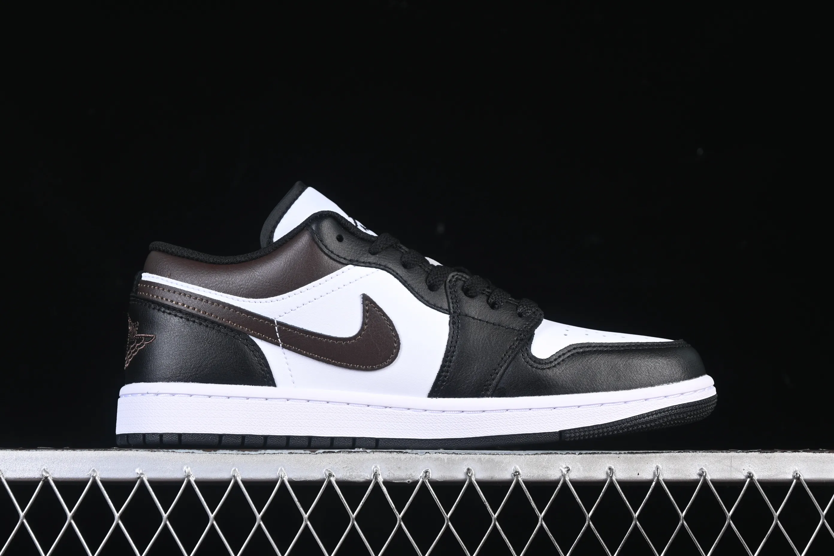 All categories Air Jordan Jordan series basketball shoes Air Jordan 1 Low G version pure original Air Jordan 1 Low AJ1 Joe 1 black color low-top cultural casual sneakers IO3393-010